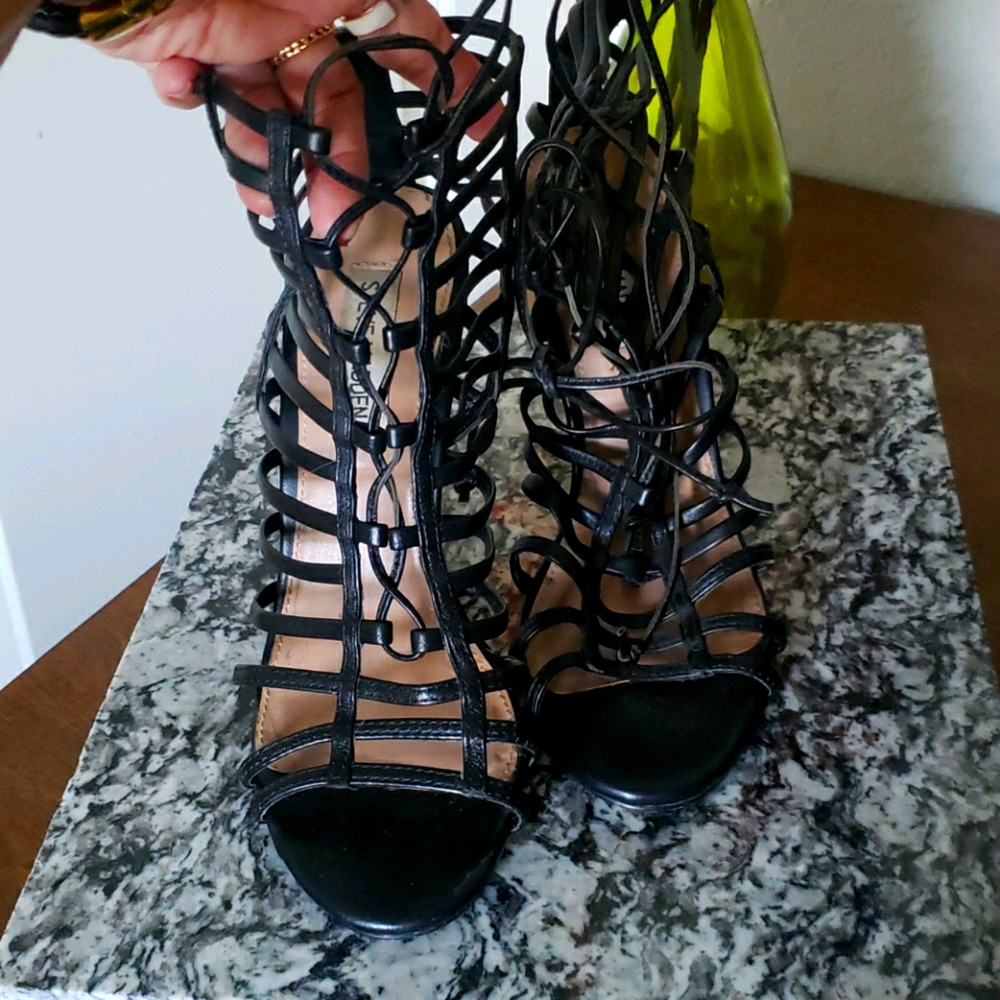 STEVE MADDEN | Caged Heels Size 7